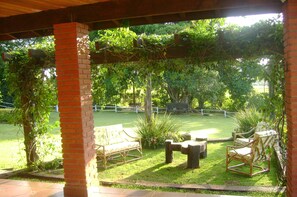 Property grounds - 5000m2 lawn and woods for family relaxation, at km 84.5 Castelo Branco (Porto Feliz)