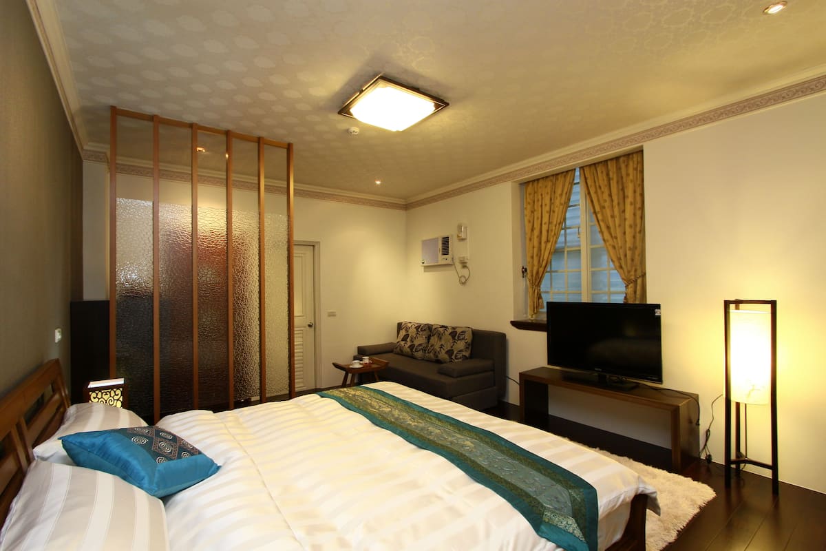 Superior Double Room | Desk, blackout curtains, free WiFi, bed sheets