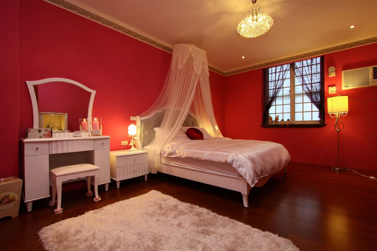 Habitación romántica doble | Escritorio, cortinas opacas, wifi gratis y ropa de cama