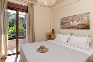 2 bedrooms, iron/ironing board, travel cot, free WiFi
