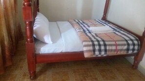 Executive Room | Individually decorated, individually furnished, free WiFi, bed sheets - Kabz Hotel (Kampala)