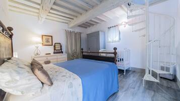 1 Schlafzimmer, Bügeleisen/Bügelbrett, Bettwäsche