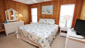 3 bedrooms, iron/ironing board, travel cot, free WiFi