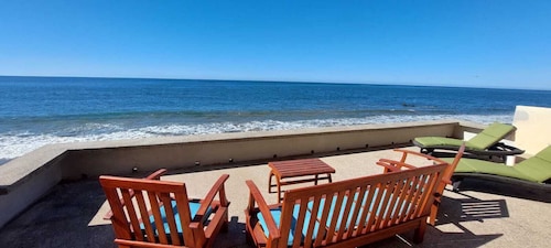 Beautiful Private Beachfront Villa