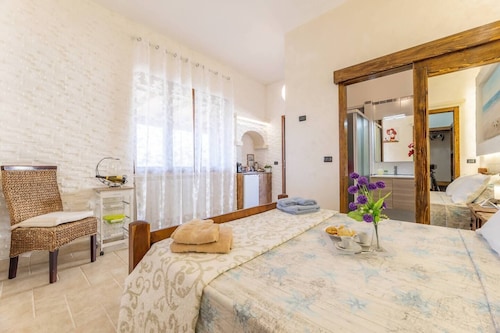 Pilella b&b's Ivory Room, the sea just 2 steps away