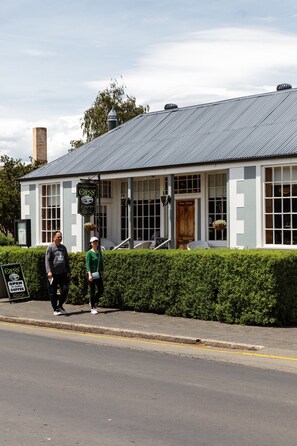 Hiking - A Cottage In Richmond (Richmond)