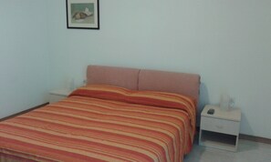 2 chambres, fer et planche à repasser, accès au Wi-Fi (inclus)