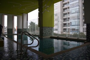 Innenpool, beheizter Pool