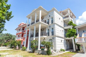 Exterior - GH Leonardo - Double Room with Balcony (Petrovac)