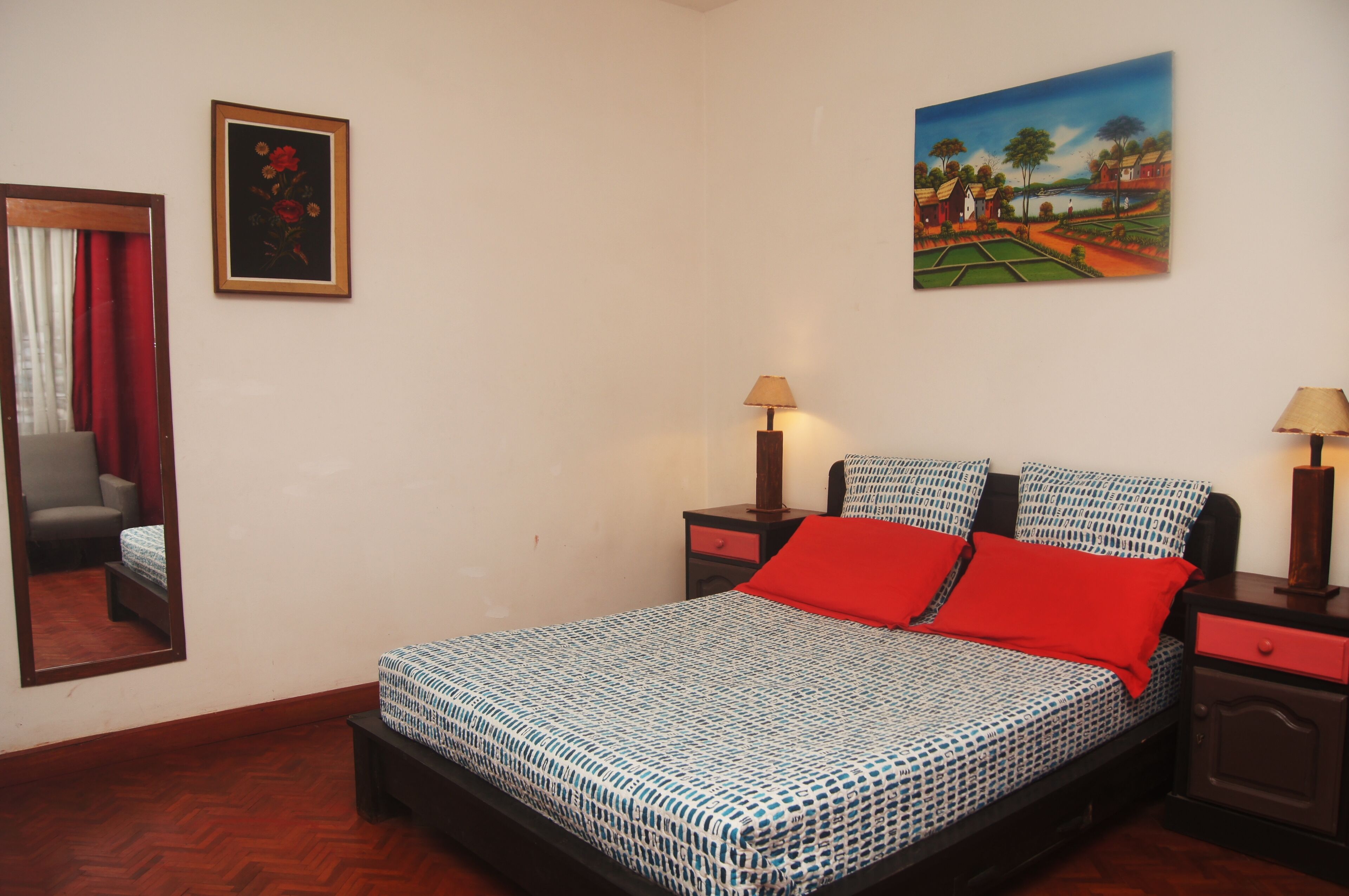 3 bedrooms, desk, iron/ironing board, free WiFi