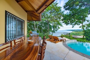 Outdoor dining - One of the best views in Nosara (Norasa)