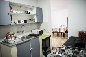 Private kitchen - Private room with independent entrance and private bathroom for 2 persons (Cercado de Lima)