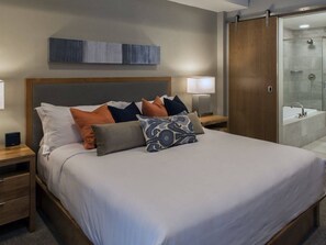 1 slaapkamer, een kluis op de kamer, een strijkplank/strijkijzer