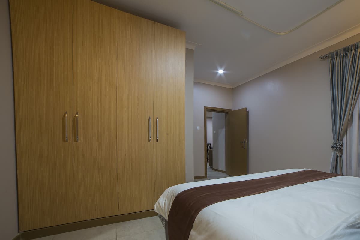 Laptop workspace, iron/ironing board, WiFi (free), bed sheets