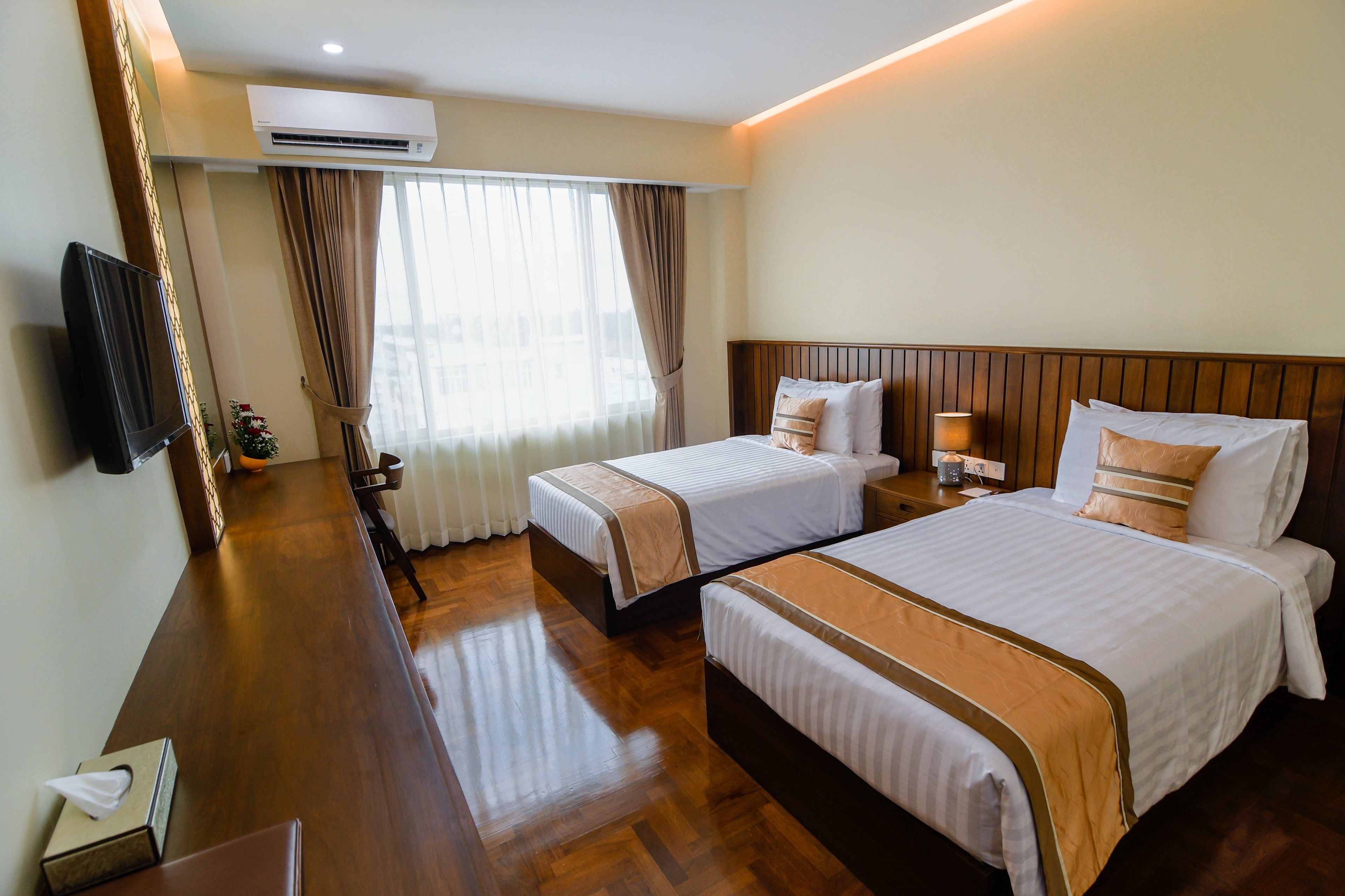 minibar, in-room safe, desk, laptop workspace