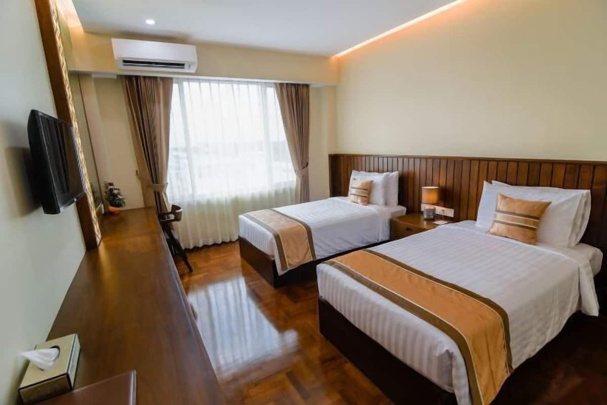 1 bedroom, minibar, in-room safe, desk