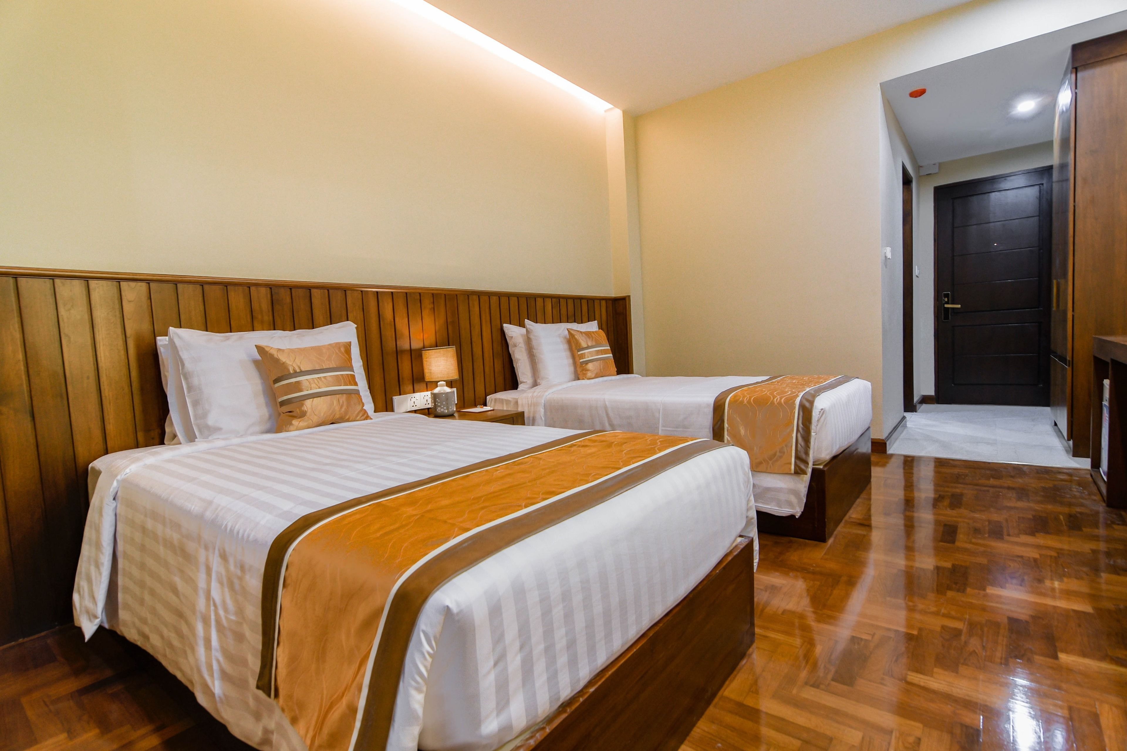 minibar, in-room safe, desk, laptop workspace