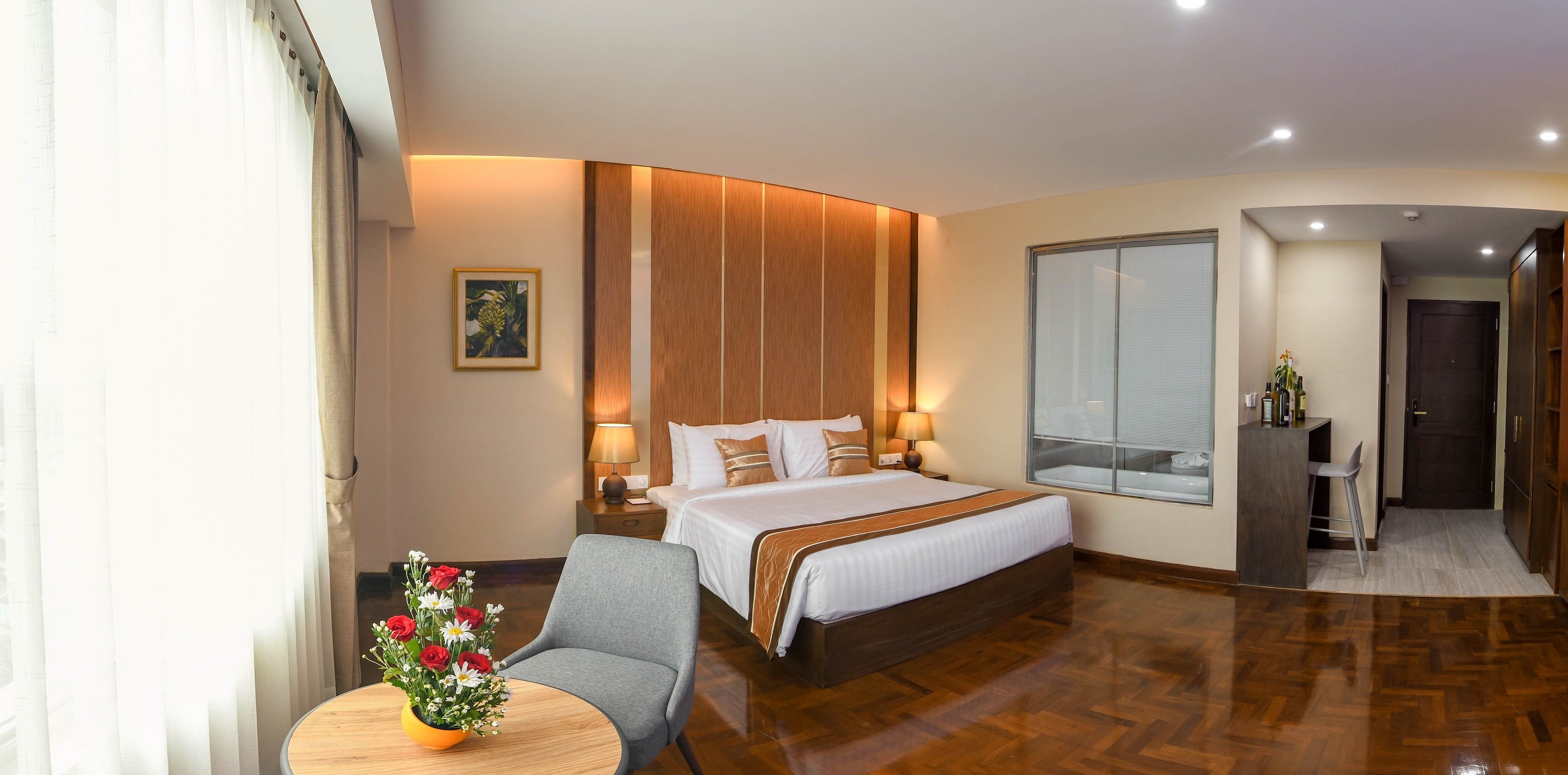 suite | minibar, in-room safe, desk, laptop workspace