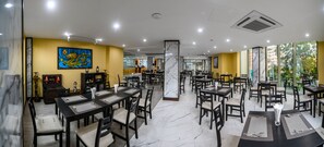 Breakfast, lunch, dinner served; local and international cuisine
