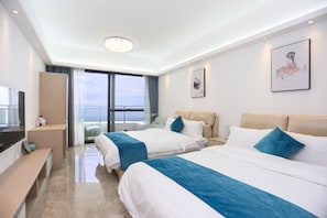Deluxe Twin Room, Sea View | Desk, blackout drapes, free WiFi - Seacliff Apartment (Shantou)