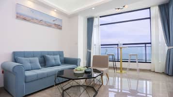 Habitació doble Deluxe, vistes al mar | 2 dormitoris, escriptori, cortines opaques i wifi gratuïta