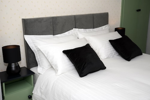 Cloverhill Gate Lodge Relax Refresh and Unwind promises tranquillity