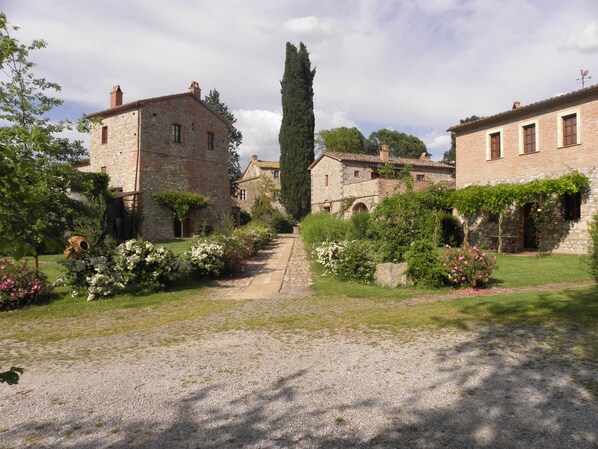 Exterior - Times in Agriturismo Borgo Santa Maria (Monteleone d'Orvieto)