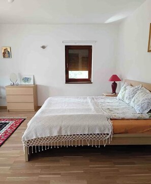 4 chambres, bureau, fer et planche à repasser, Wi-Fi gratuit