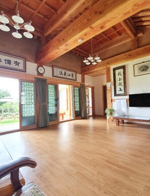 Flat-screen TV - Sun Rise Pension (Suncheon)