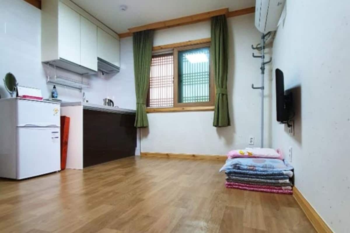 Kamer (Jin-Dal-Le) | Gratis wifi, beddengoed