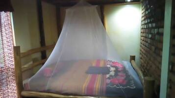 Family Cottage | Individually decorated, individually furnished, free WiFi, bed sheets