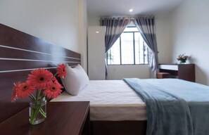 Minibar, tabla de planchar con plancha y wifi gratis 