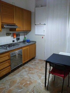 Fridge, oven, stovetop, coffee/tea maker - APARTMENT ON THE SEA (Silvi)