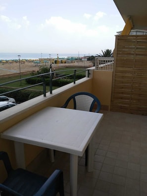 Outdoor dining - APARTMENT ON THE SEA (Silvi)