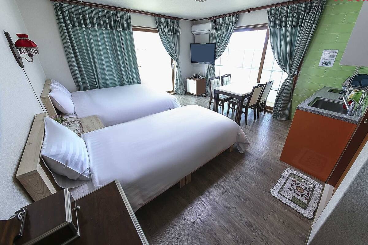Family Room (Couple Family A) | Meja, Wi-fi percuma 
