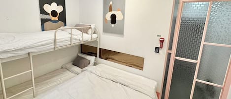 Family Quadruple Room | Individually decorated, individually furnished, desk, laptop workspace