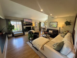 Smart TV - Private SLO Retreat - Bishop Peak Views, Near Cal Poly, Downtown & Wineries (San Luis Obispo)