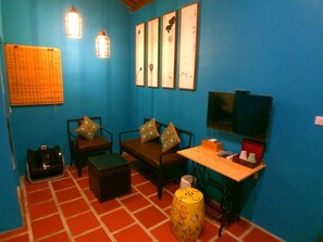 Deluxe Double Room | Minibar, desk, free WiFi, bed sheets - Zhu Shan Homestay (Jincheng)