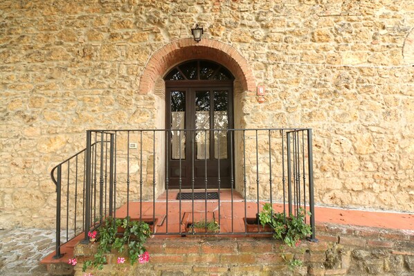 Exterior detail - Two-room apartment - Apartment Greta - Marzia - Roberta - Leonardo - Michele (Pomarance)