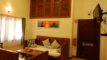 Familien-Dreibettzimmer | Minibar, Zimmersafe, Schreibtisch, kostenloses WLAN