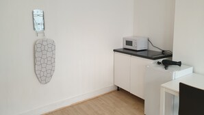 Unclassified image, 4 of 55, button - Brick Lane Room (London)