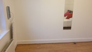 Unclassified image, 3 of 55, button - Brick Lane Room (London)