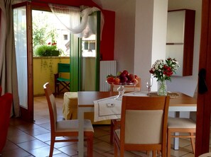 Dining - At the number in Viverone (Viverone)