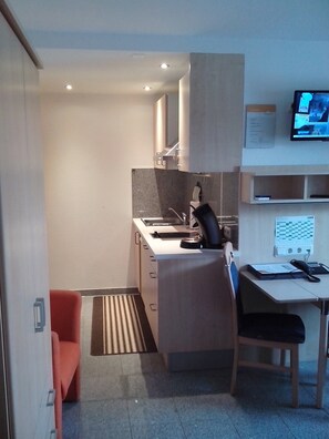 Apartamento, sacada | Cozinha privada | Cafeteira/chaleira