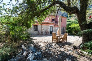 Outdoor dining - Marmotta ancient rural house on the slopes of Erice (Valderice)