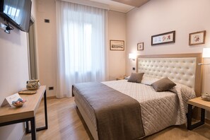 Design kamer | Luxe beddengoed, donzen dekbedden, een minibar, individueel gedecoreerd