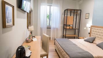 Comfort szoba (Azzurra) | Prémium ágynemű, pehelypaplan, minibár és egyedi dekoráció