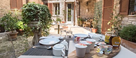 Petit-déjeuner buffet compris tous les jours