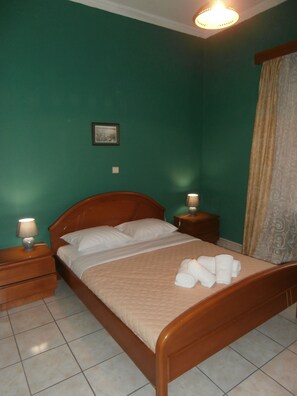 3 chambres, lit de bébé portatif, Wi-Fi, literie fournie