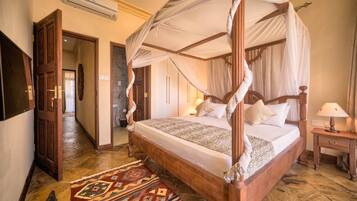 2 bedrooms, iron/ironing board, internet, bed sheets